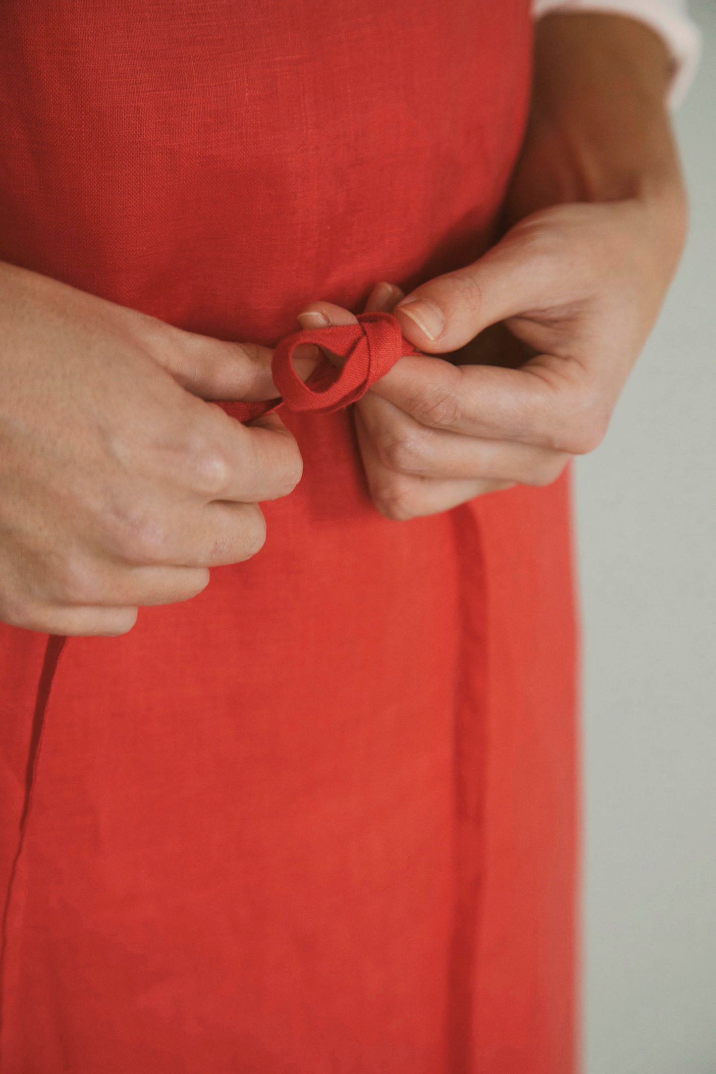 LINEN APRON Cherry Red